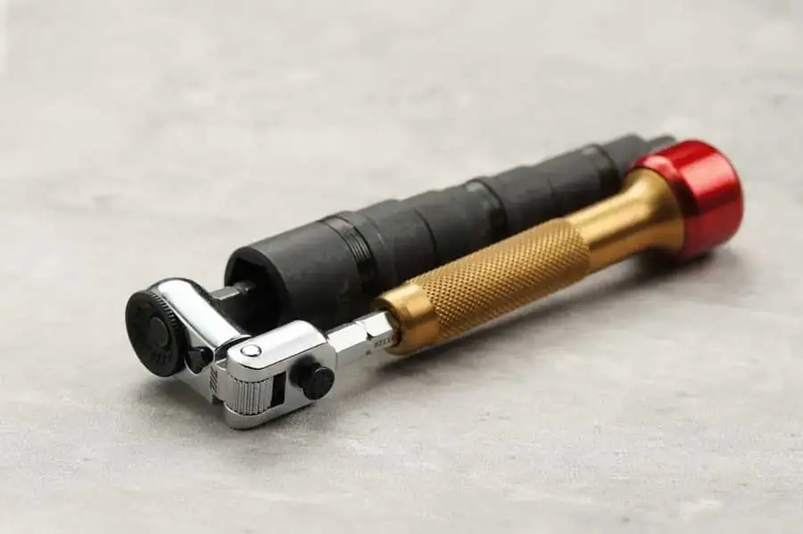 New-for-2025-The-711L-Flex-Head-1-4-EDC-Ratchet-Wrench-With-T-Handle-03