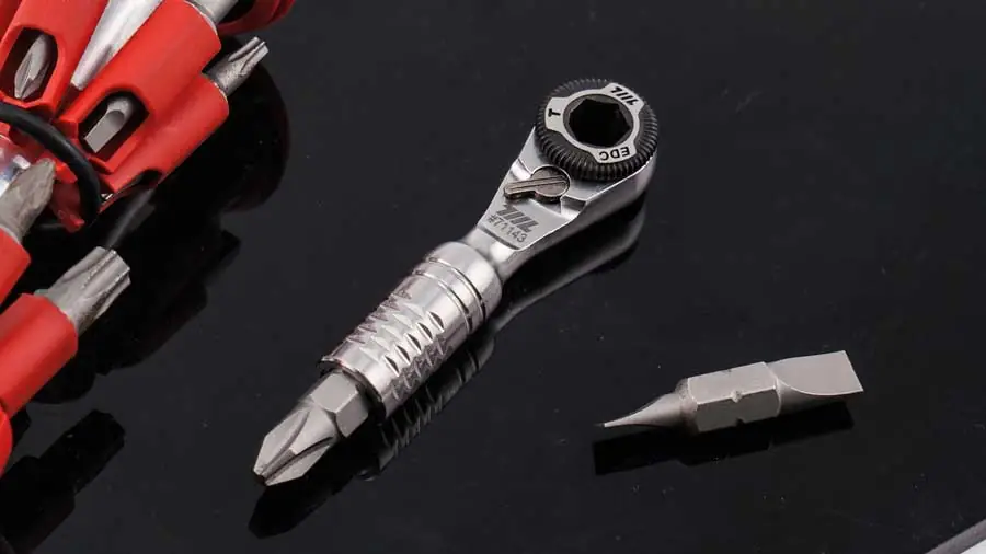 What Can You do With an EDC Mini Ratchet Wrench-04