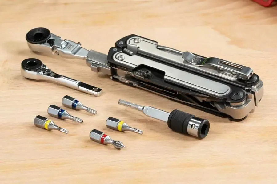The-2025-Review-of-Flat-Bit-Leatherman-Tools-04-min