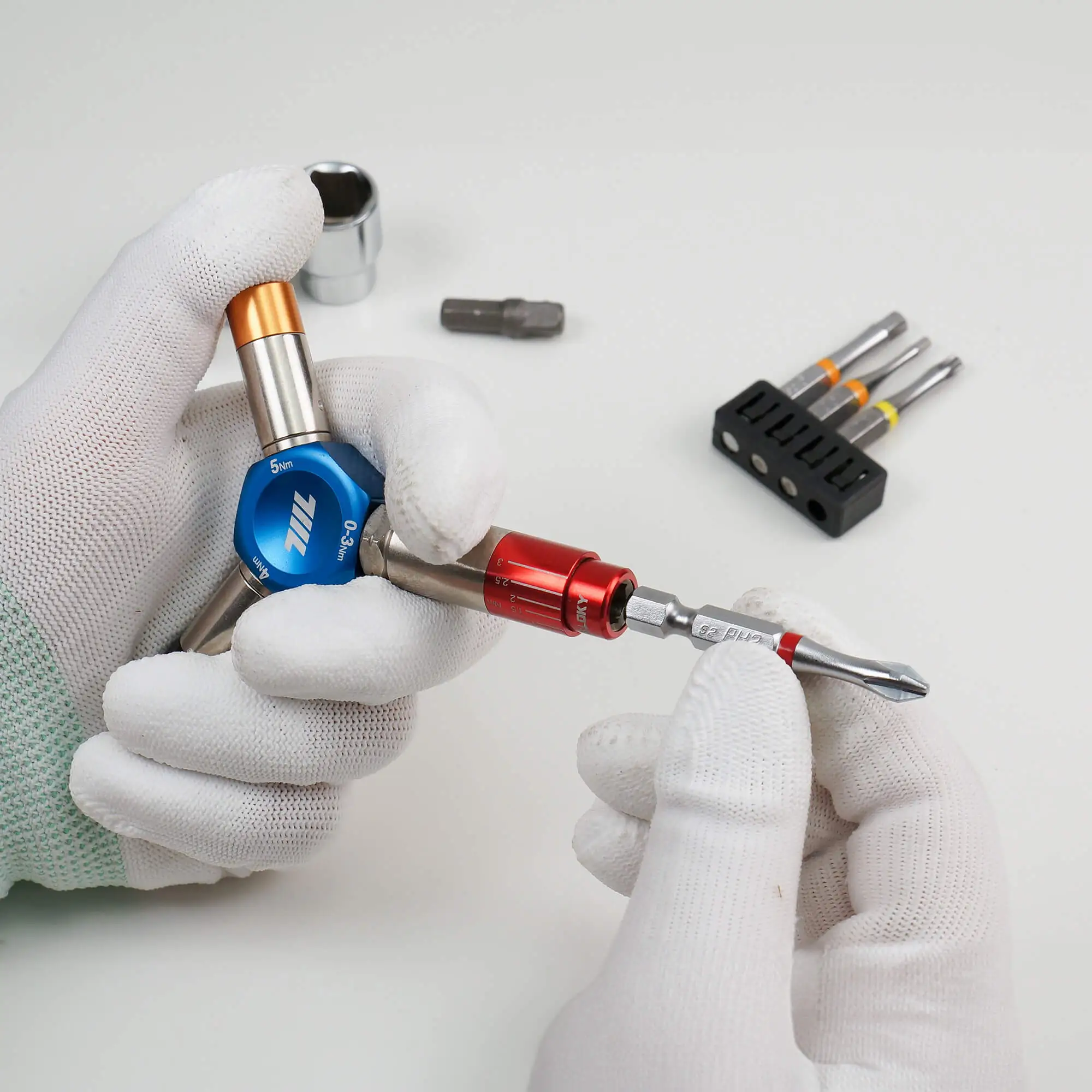 711L EDC Y Torque Driver (Blue) 03